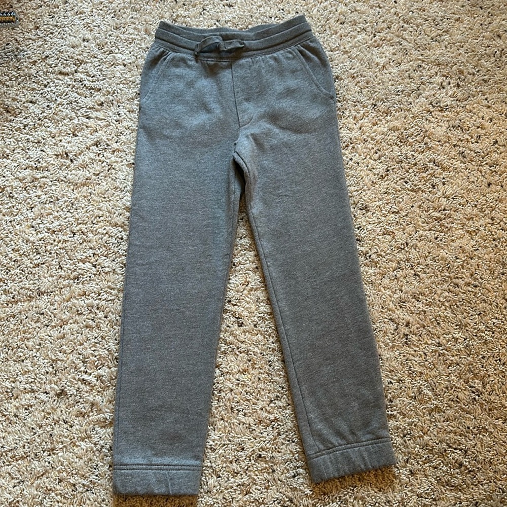 Boys OshKosh pull on joggers. Size 7